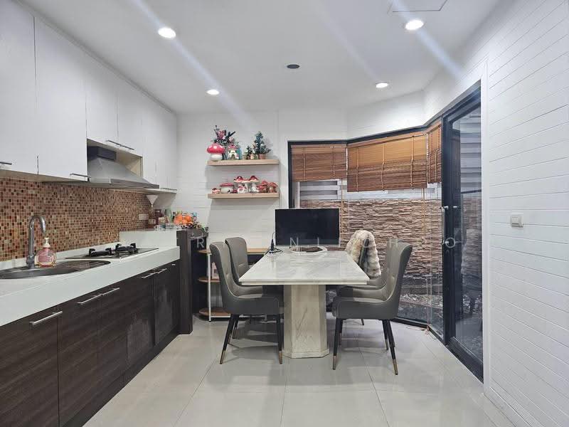 Areeya Mova Kaset-Nawamintr, Bangkok, Soi Moobaan Areeya Mowa, Chorake Bua, Lat Phrao, Bangkok, 3 Bedrooms, 180 sqm, Townhouse For Sale, by Jakkrit Nilchoo, 500638813 - DDproperty.com