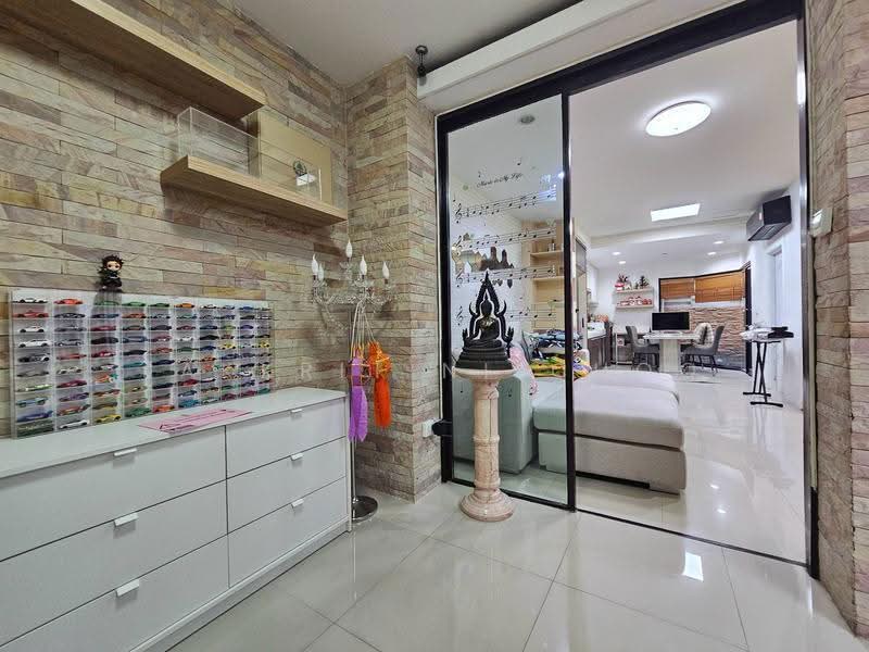 Areeya Mova Kaset-Nawamintr, Bangkok, Soi Moobaan Areeya Mowa, Chorake Bua, Lat Phrao, Bangkok, 3 Bedrooms, 180 sqm, Townhouse For Sale, by Jakkrit Nilchoo, 500638813 - DDproperty.com