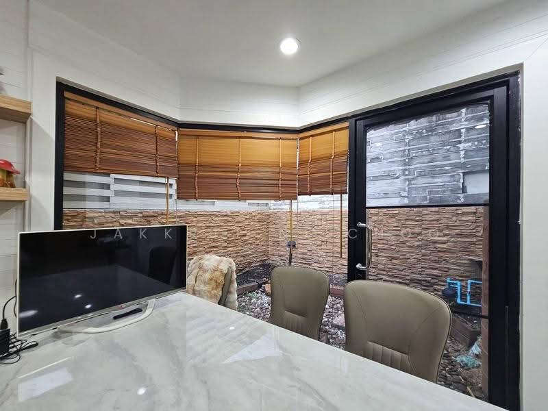 Areeya Mova Kaset-Nawamintr : อารียา โมวา เกษตร-นวมินทร์, กรุงเทพ, ซ. หมู่บ้านอารียา โมวา, จรเข้บัว, ลาดพร้าว, กรุงเทพ, 180 ตร.ม., ทาวน์เฮ้าส์ ขาย, โดย Jakkrit Nilchoo, 500638813 - DDproperty.com