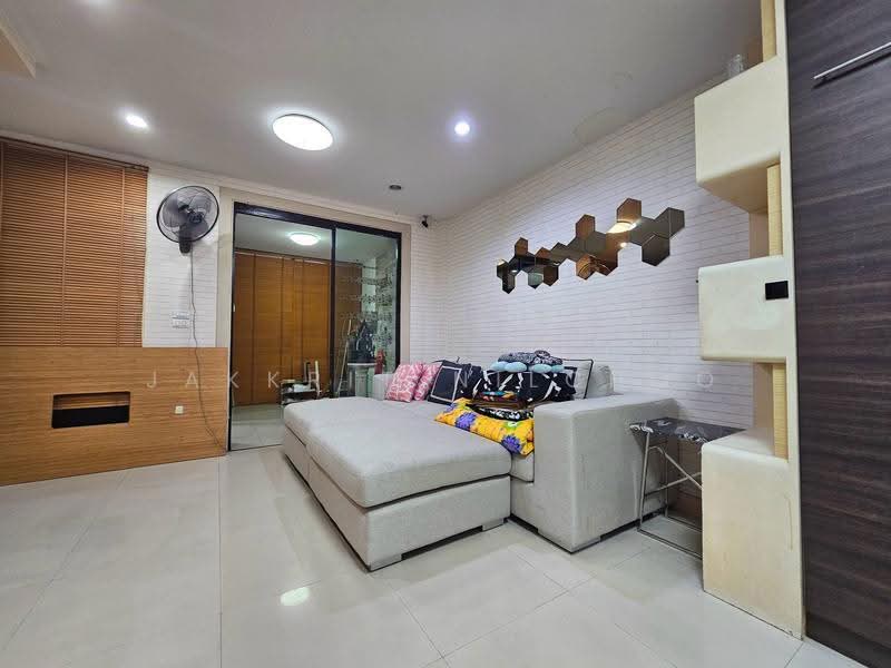 Areeya Mova Kaset-Nawamintr, Bangkok, Soi Moobaan Areeya Mowa, Chorake Bua, Lat Phrao, Bangkok, 3 Bedrooms, 180 sqm, Townhouse For Sale, by Jakkrit Nilchoo, 500638813 - DDproperty.com