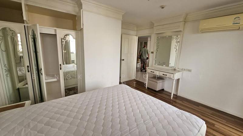 Crystal Garden, Bangkok, 217 Sukhumvit 4 Alley, Khlong Toei, Bangkok, 4 Bedrooms, 220 sqm, Condo For Sale, by BANGKOK PROPERTY AGENTS, 500638876 - DDproperty.com