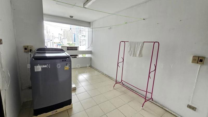 Crystal Garden, Bangkok, 217 Sukhumvit 4 Alley, Khlong Toei, Bangkok, 4 Bedrooms, 220 sqm, Condo For Sale, by BANGKOK PROPERTY AGENTS, 500638876 - DDproperty.com