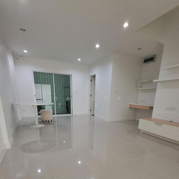 The Metro Sathorn-Kanlapaphruek, Bangkok, Kanlapaphruek Road, Bang Wa, Phasi Charoen, Bangkok, 3 Bedrooms, 127 sqm, Townhouse For Sale, by RATCHA ESTATE (รัชชา เอสเตท), 500638898 - DDproperty.com