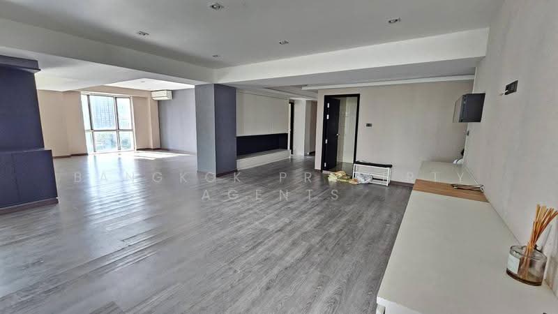 Royal Castle Sukhumvit, Bangkok, 30 Soi Sukhumvit 39, Khlongtoei Nua, Watthana, Bangkok, 4 Bedrooms, 265 sqm, Condo For Rent, by BANGKOK PROPERTY AGENTS, 500638901 - DDproperty.com