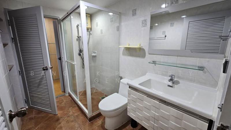 Royal Castle Sukhumvit, Bangkok, 30 Soi Sukhumvit 39, Khlongtoei Nua, Watthana, Bangkok, 3 Bedrooms, 164 sqm, Condo For Rent, by BANGKOK PROPERTY AGENTS, 500638908 - DDproperty.com