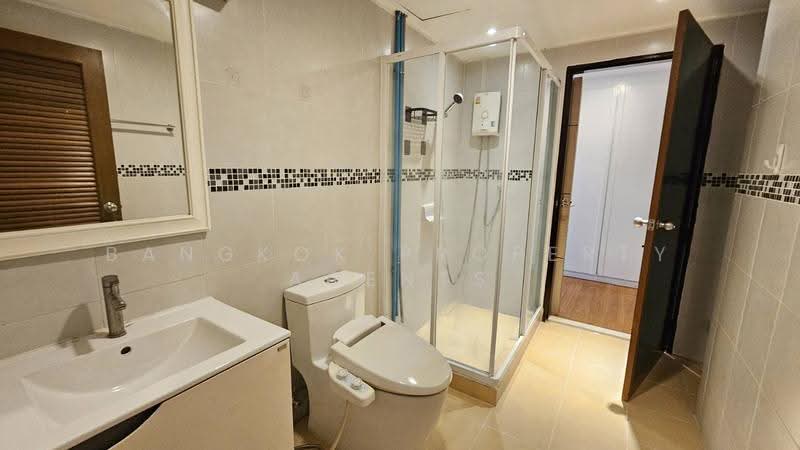 Royal Castle Sukhumvit, Bangkok, 30 Soi Sukhumvit 39, Khlongtoei Nua, Watthana, Bangkok, 3 Bedrooms, 160 sqm, Condo For Rent, by BANGKOK PROPERTY AGENTS, 500638915 - DDproperty.com