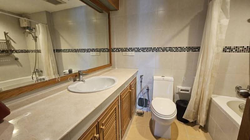 Royal Castle Sukhumvit, Bangkok, 30 Soi Sukhumvit 39, Khlongtoei Nua, Watthana, Bangkok, 3 Bedrooms, 160 sqm, Condo For Rent, by BANGKOK PROPERTY AGENTS, 500638915 - DDproperty.com