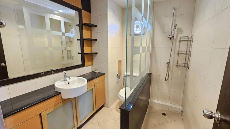 Siam Court Apartment, Bangkok, 130 ซอยสุขุมวิท 4 ถนนสุขุมวิท แขวง/เขตคลองเตย กทม, Khlong Toei, Bangkok, 2 Bedrooms, 130 sqm, Condo For Rent, by BANGKOK PROPERTY AGENTS, 500638931 - DDproperty.com