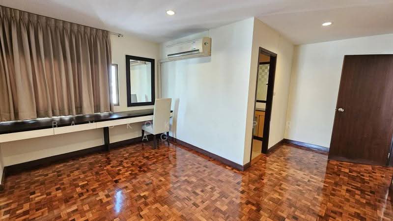 Siam Court Apartment, Bangkok, 130 ซอยสุขุมวิท 4 ถนนสุขุมวิท แขวง/เขตคลองเตย กทม, Khlong Toei, Bangkok, 2 Bedrooms, 130 sqm, Condo For Rent, by BANGKOK PROPERTY AGENTS, 500638931 - DDproperty.com