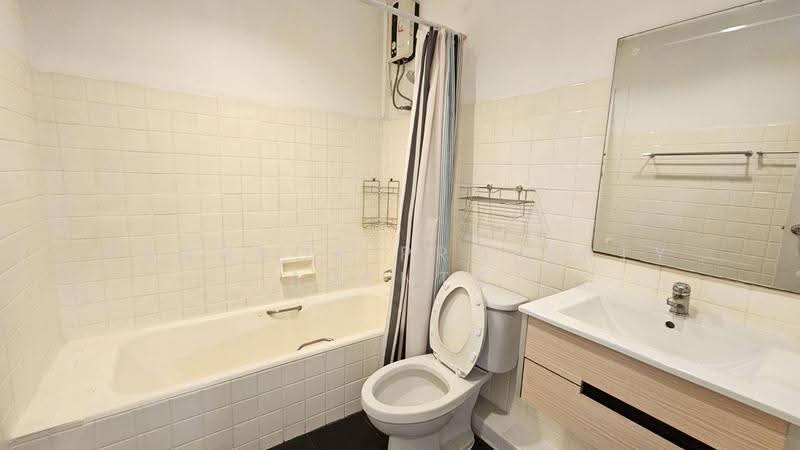 Siam Court Apartment, Bangkok, 130 ซอยสุขุมวิท 4 ถนนสุขุมวิท แขวง/เขตคลองเตย กทม, Khlong Toei, Bangkok, 1 Bedroom, 80 sqm, Condo For Rent, by BANGKOK PROPERTY AGENTS, 500638937 - DDproperty.com