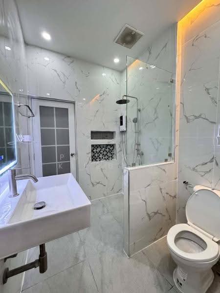 2 BR townhouse, ชลบุรี, หนองปรือ, บางละมุง, ชลบุรี, 100 ตร.ม., ทาวน์เฮ้าส์ ขาย, โดย Puttirat Kleebyam, 500639047 - DDproperty.com