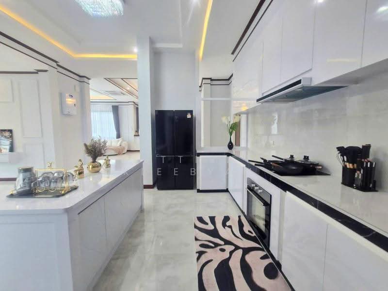 4-BR Villa, Chon Buri (Pattaya), Huai Yai, Bang Lamung (Pattaya), Chon Buri (Pattaya), 4 Bedrooms, 800 sqm, Villa For Sale, by Puttirat Kleebyam, 500639051 - DDproperty.com