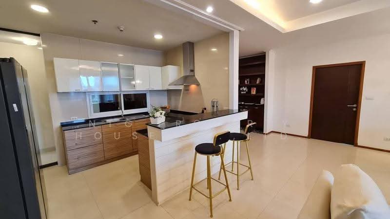 Piyathip Place, Bangkok, 24 Soi Prommitr, Khlong Tan Nua, Watthana, Bangkok, 3 Bedrooms, 289 sqm, Condo For Rent, by NTG Property House Co.,Ltd., 500639081 - DDproperty.com