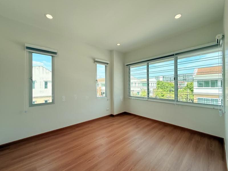 Townplus On Nut, Bangkok, On Nut - Ladkrabang Road, Lat Krabang, Bangkok, 3 Bedrooms, 157 sqm, Townhouse For Rent, by ณัฐวิชย์ จุลพันธ์, 500639134 - DDproperty.com
