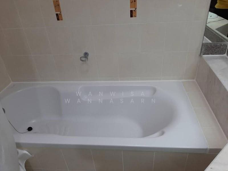 Kanta Mansion, Bangkok, 73 Soi Sukhumvit 26, Khong Tan, Khlong Toei, Bangkok, 3 Bedrooms, 265 sqm, Apartment For Rent, by Wanwisa Wannasarn, 500639155 - DDproperty.com