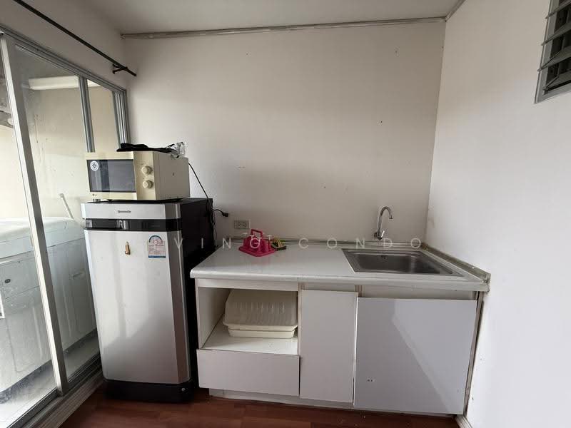 Lumpini Condo Town Bodindecha Ramkhamhaeng, Bangkok, Soi Ramkhamhaeng 43/1, Phlapphla, Wang Thonglang, Bangkok, 1 Bedroom, 28 sqm, Condo For Rent, by Living Condo, 500639219 - DDproperty.com