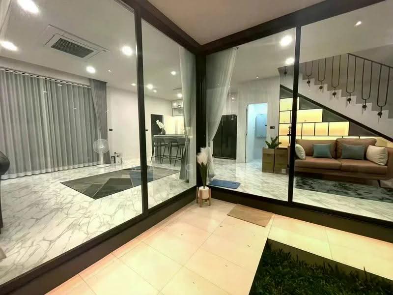 Luxury Modern Pool Villa KhumPhaya kargen home village, Chiang Mai, Ban Waen, Hang Dong, Chiang Mai, 4 Bedrooms, 300 sqm, Villa For Rent, by ISAAC WEE, 500639374 - DDproperty.com