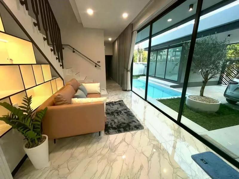 พูลวิลล่าหรูสไตล์โมเดิร์นให้เช่า หมู่บ้านคุ้มผญาการ์เด้นโฮม, เชียงใหม่, บ้านแหวน, หางดง, เชียงใหม่, 300 ตร.ม., วิลล่า ให้เช่า, โดย ISAAC WEE, 500639374 - DDproperty.com