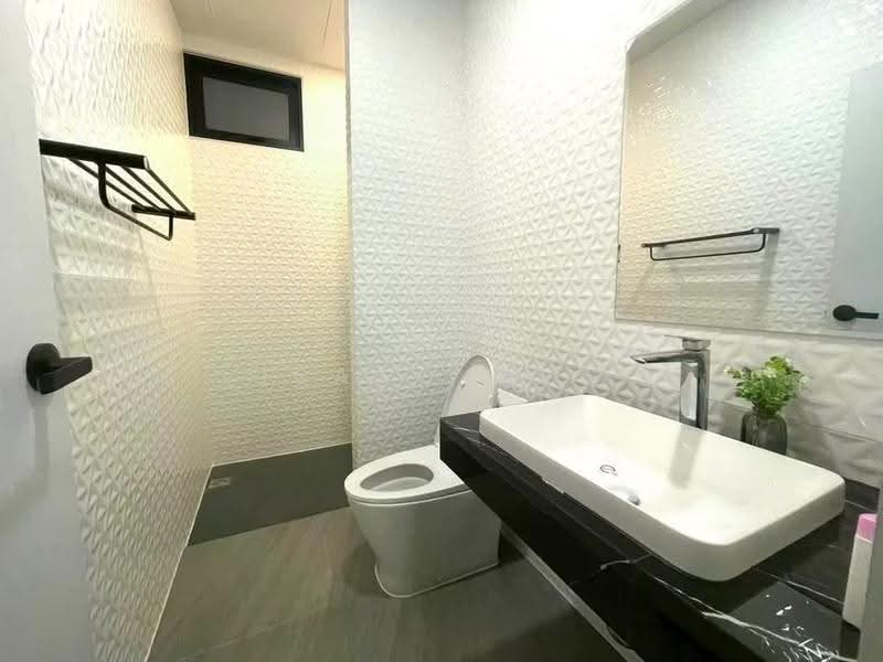 Luxury Modern Pool Villa KhumPhaya kargen home village, Chiang Mai, Ban Waen, Hang Dong, Chiang Mai, 4 Bedrooms, 300 sqm, Villa For Rent, by ISAAC WEE, 500639374 - DDproperty.com