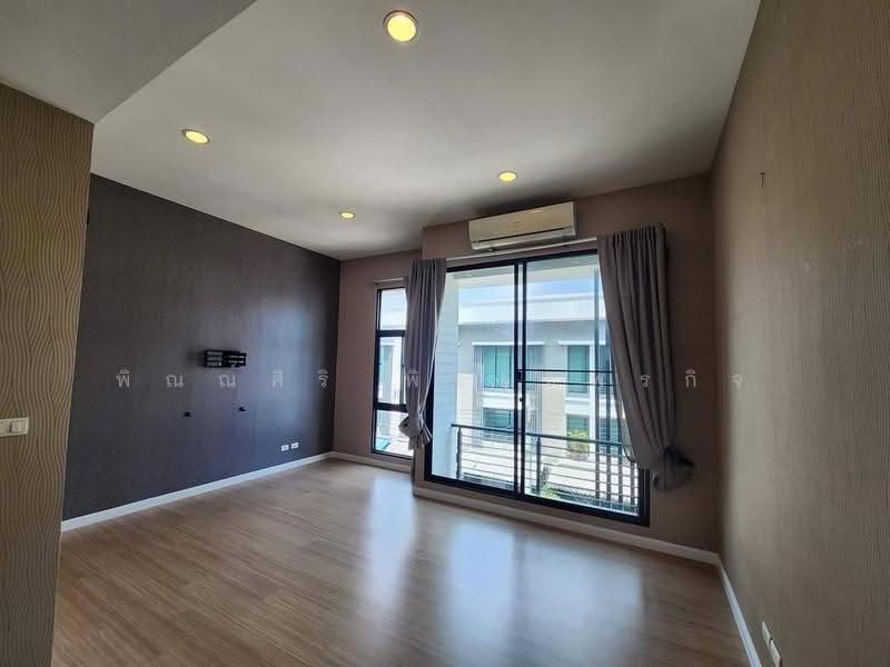 Baan Klang Muang Rama 9-Ramkhmahaeng, Bangkok, Soi Ramkhamhaeng 39, Phlapphla, Wang Thonglang, Bangkok, 3 Bedrooms, 260 sqm, Townhouse For Sale, by พิณณ์ศิริ พิริยะพรกิจ, 500639404 - DDproperty.com