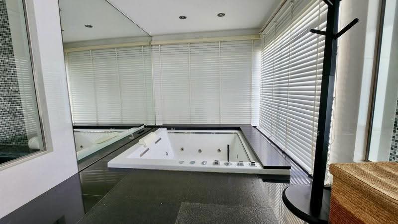 Villa Beachfront, Luxury Beachfront Villa in Kamala, Phuket, Phuket, Kammala, Kathu, Phuket, 5 Bedrooms, 1,500 sqm, Villa For Rent, by Sorranat Tassananusorn, 500639464 - DDproperty.com