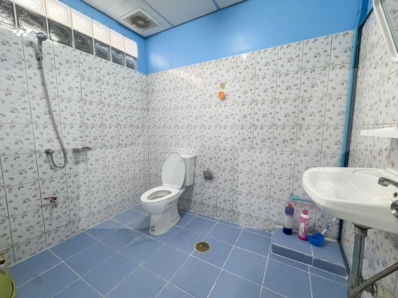 Rangsiya Village, Punnawithi Soi 22, Bangkok, Bang Chak, Phra Khanong, Bangkok, 2 Bedrooms, 150 sqm, Townhouse For Rent, by Ratchawan Huang, 500639485 - DDproperty.com