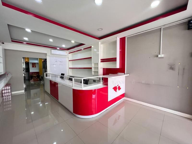 Renovated Commercial Building: AIA Khlong Luang, Pathum Thani, Pathum Thani, ตั้งอยู่ใกล้ ถนนคลองหลวง ถนนพหลโยธิน และถนนไอยรา, Khlong Song, Khlong Luang, Pathum Thani, 4 Bedrooms, 90 sqm, Townhouse For Sale, by พิมพ์นภัส ภูธนภัทร, 500639521 - DDproperty.com