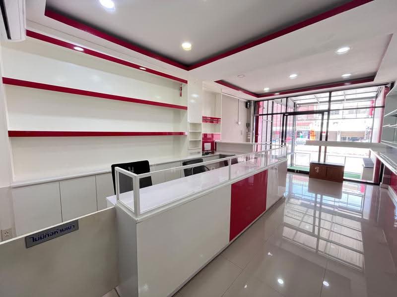 อาคารพาณิชย์ 4 ชั้น (รีโนเวทใหม่) : AIA คลองหลวง คลอง 2 ปทุมธานี, ปทุมธานี, ตั้งอยู่ใกล้ ถนนคลองหลวง ถนนพหลโยธิน และถนนไอยรา, คลองสอง, คลองหลวง, ปทุมธานี, 90 ตร.ม., ทาวน์เฮ้าส์ ขาย, โดย พิมพ์นภัส ภูธนภัทร, 500639521 - DDproperty.com