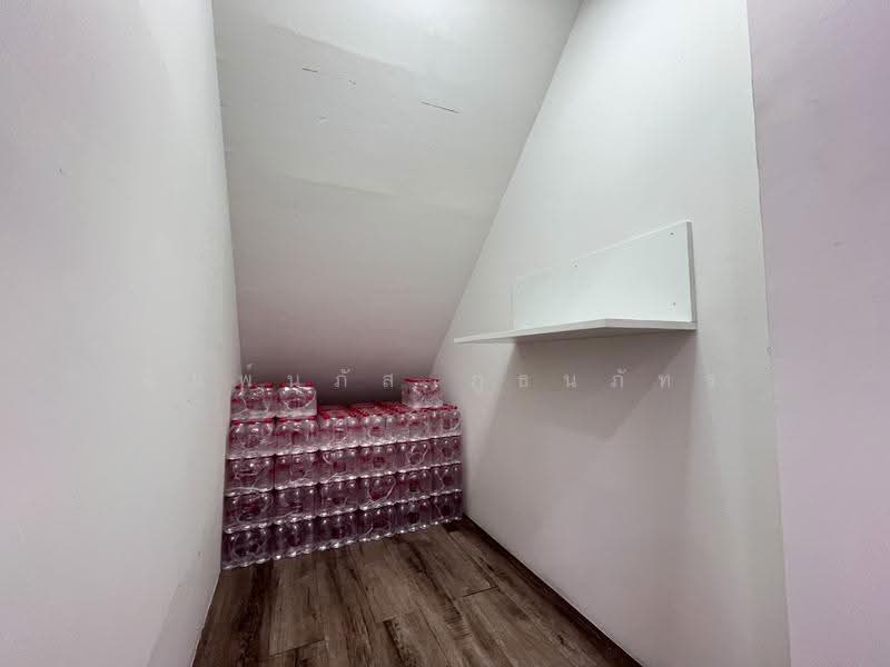 อาคารพาณิชย์ 4 ชั้น (รีโนเวทใหม่) : AIA คลองหลวง คลอง 2 ปทุมธานี, ปทุมธานี, ตั้งอยู่ใกล้ ถนนคลองหลวง ถนนพหลโยธิน และถนนไอยรา, คลองสอง, คลองหลวง, ปทุมธานี, 90 ตร.ม., ทาวน์เฮ้าส์ ขาย, โดย พิมพ์นภัส ภูธนภัทร, 500639521 - DDproperty.com