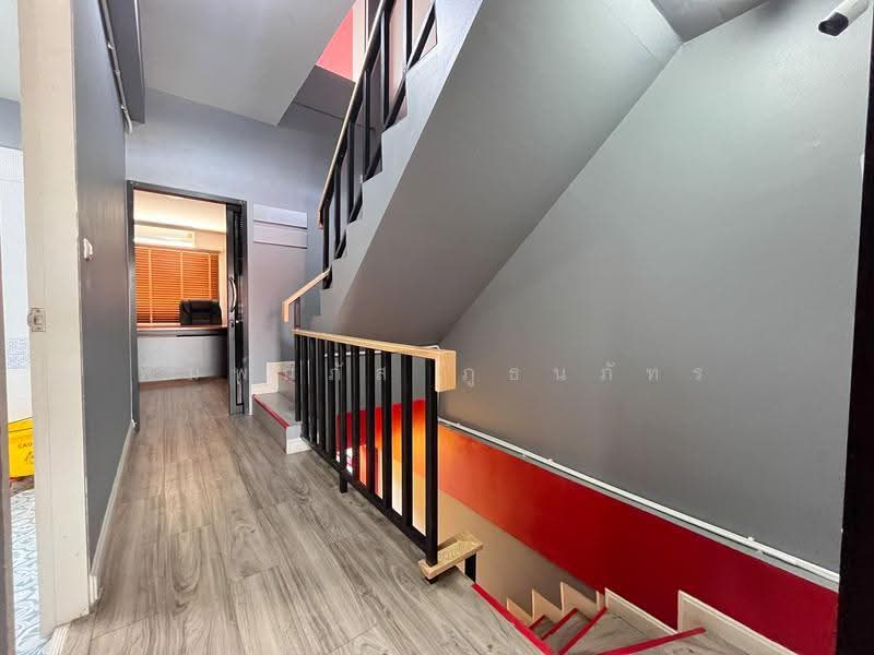 Renovated Commercial Building: AIA Khlong Luang, Pathum Thani, Pathum Thani, ตั้งอยู่ใกล้ ถนนคลองหลวง ถนนพหลโยธิน และถนนไอยรา, Khlong Song, Khlong Luang, Pathum Thani, 4 Bedrooms, 90 sqm, Townhouse For Sale, by พิมพ์นภัส ภูธนภัทร, 500639521 - DDproperty.com