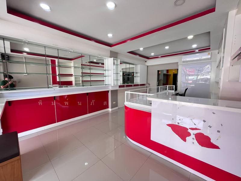 Renovated Commercial Building: AIA Khlong Luang, Pathum Thani, Pathum Thani, ตั้งอยู่ใกล้ ถนนคลองหลวง ถนนพหลโยธิน และถนนไอยรา, Khlong Song, Khlong Luang, Pathum Thani, 4 Bedrooms, 90 sqm, Townhouse For Sale, by พิมพ์นภัส ภูธนภัทร, 500639521 - DDproperty.com