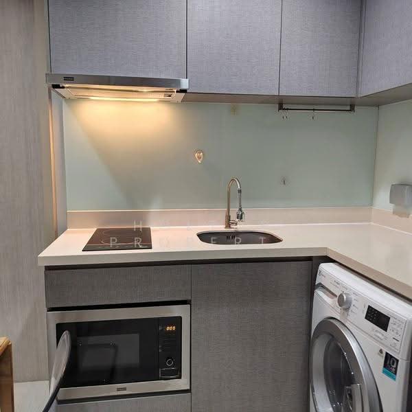 Rhythm Sukhumvit 36-38, Bangkok, 55 Soi Sukhumvit 36, Sukhumvit Road, Phra Kanong, Khlong Toei, Bangkok, 2 Bedrooms, 55 sqm, Condo For Rent, by Holtop Property, 500639556 - DDproperty.com