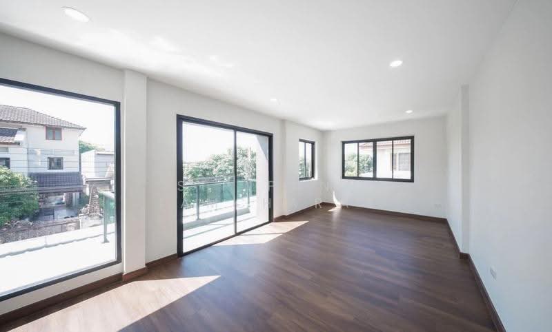 Chonlada Bangbuathong, Nonthaburi, Bang Kruai - Sai Noi Road, Bang Bua Thong, Nonthaburi, 3 Bedrooms, 233 sqm, Single Detached House For Sale, by Siripong Iamcharas, 500639569 - DDproperty.com