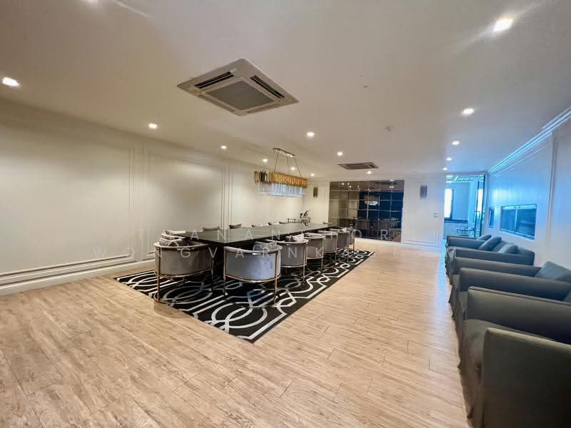 Home Office Thonglor 23, Bangkok, Khlong Tan Nua, Watthana, Bangkok, 3 Bedrooms, 900 sqm, Single Detached House For Rent, by Thananthorn Wongvarnkaseam, 500639722 - DDproperty.com