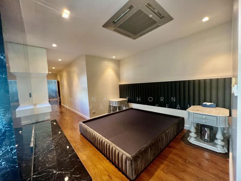 Home Office Thonglor 23, Bangkok, Khlong Tan Nua, Watthana, Bangkok, 3 Bedrooms, 900 sqm, Single Detached House For Rent, by Thananthorn Wongvarnkaseam, 500639722 - DDproperty.com
