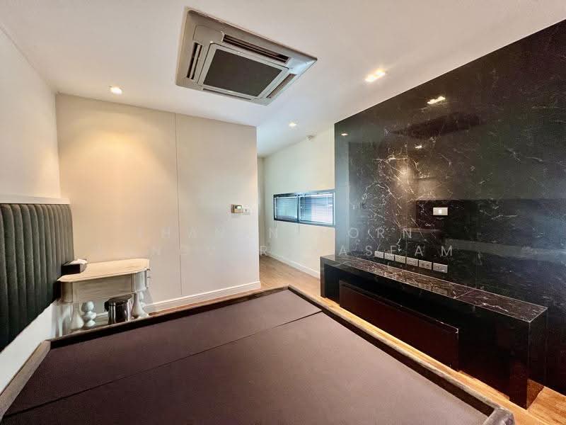 Home Office Thonglor 23, Bangkok, Khlong Tan Nua, Watthana, Bangkok, 3 Bedrooms, 900 sqm, Single Detached House For Rent, by Thananthorn Wongvarnkaseam, 500639722 - DDproperty.com