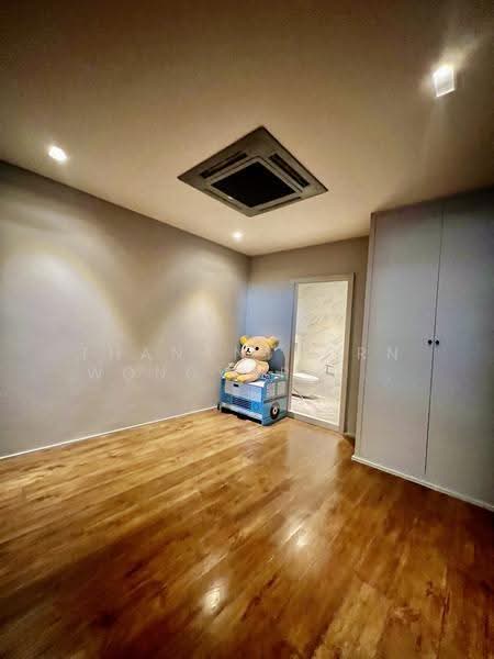 Home Office Thonglor 23, Bangkok, Khlong Tan Nua, Watthana, Bangkok, 3 Bedrooms, 900 sqm, Single Detached House For Rent, by Thananthorn Wongvarnkaseam, 500639722 - DDproperty.com