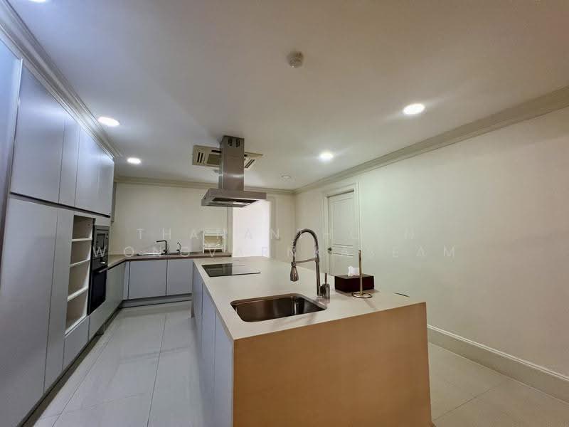 Home Office Thonglor 23, Bangkok, Khlong Tan Nua, Watthana, Bangkok, 3 Bedrooms, 900 sqm, Single Detached House For Rent, by Thananthorn Wongvarnkaseam, 500639722 - DDproperty.com