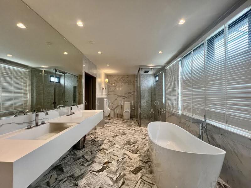 Home Office Thonglor 23, Bangkok, Khlong Tan Nua, Watthana, Bangkok, 3 Bedrooms, 900 sqm, Single Detached House For Rent, by Thananthorn Wongvarnkaseam, 500639722 - DDproperty.com