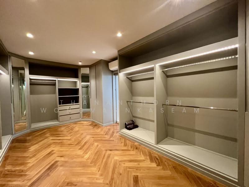 Home Office Thonglor 23, Bangkok, Khlong Tan Nua, Watthana, Bangkok, 3 Bedrooms, 900 sqm, Single Detached House For Rent, by Thananthorn Wongvarnkaseam, 500639722 - DDproperty.com