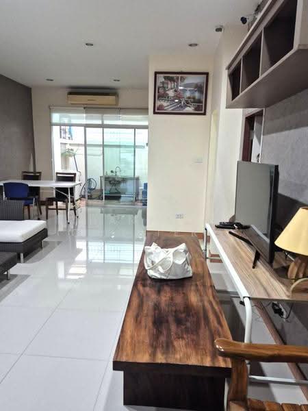 Townhome Navy place,Soi Chaloem Phrakiat 48, Bangkok, Dok Mai, Prawet, Bangkok, 3 Bedrooms, 200 sqm, Townhouse For Rent, by THANYALAK IQI INTERNATIONAL 099-979-0151, 500639844 - DDproperty.com
