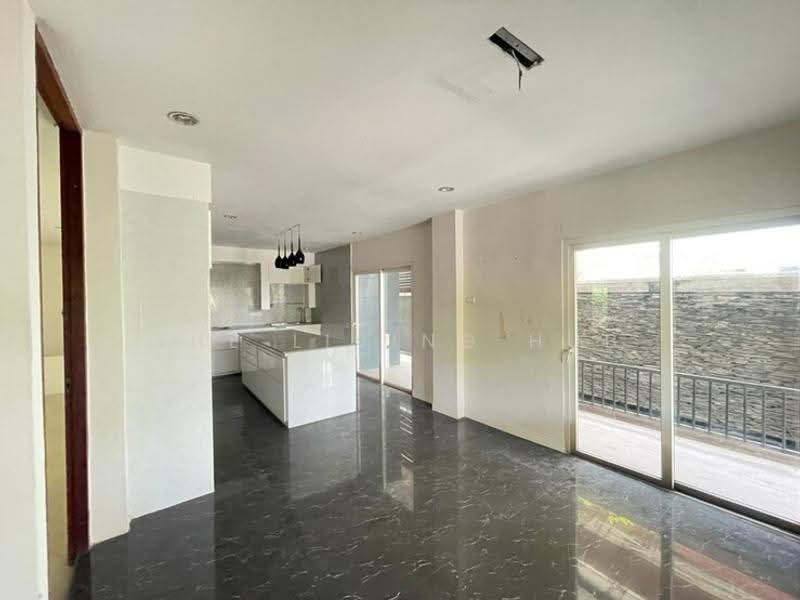 Warangkul The Grand Private Home, Pathum Thani, Lat Sawai, Lam Luk Ka, Pathum Thani, 3 Bedrooms, 411 sqm, Single Detached House For Sale, by THE LIVING HUB, 500639930 - DDproperty.com