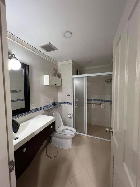 Life @ Sathorn 10, Bangkok, 48 Soi Sathorn 10, Sathorn Road, Silom, Bang Rak, Bangkok, 2 Bedrooms, 61 sqm, Condo For Rent, by Sutavee Chonlabud, 500640061 - DDproperty.com