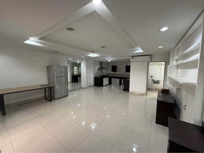 5-Storey Townhome for Rent – Thonglor Classic Home (Pet-Friendly) (SPSJP732), Bangkok, ซอย ทองหล่อ 23, Khlong Tan Nua, Watthana, Bangkok, 5 Bedrooms, 400 sqm, Townhouse For Rent, by Khun Jane, 500640586 - DDproperty.com