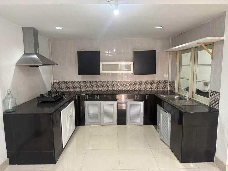 5-Storey Townhome for Rent – Thonglor Classic Home (Pet-Friendly) (SPSJP732), Bangkok, ซอย ทองหล่อ 23, Khlong Tan Nua, Watthana, Bangkok, 5 Bedrooms, 400 sqm, Townhouse For Rent, by Khun Jane, 500640586 - DDproperty.com