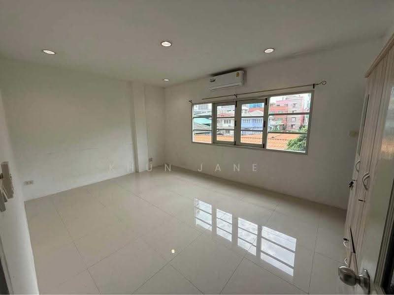 5-Storey Townhome for Rent – Thonglor Classic Home (Pet-Friendly) (SPSJP732), Bangkok, ซอย ทองหล่อ 23, Khlong Tan Nua, Watthana, Bangkok, 5 Bedrooms, 400 sqm, Townhouse For Rent, by Khun Jane, 500640586 - DDproperty.com