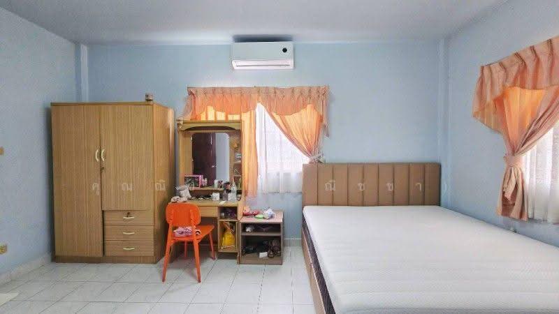 บ้านแฝด (เนื้อที่บ้านเดี่ยว) รวิพร เพลส หลังริม เนินพลับหวาน ทำเลดี สำหรับอยู่อาศัย หรือซื้อลงทุนรีโ, ชลบุรี, เนินพลับหวาน, หนองปรือ, บางละมุง, ชลบุรี, 120 ตร.ม., บ้านแฝด ขาย, โดย คุณณิชชา (ณิชชา), 500640636 - DDproperty.com