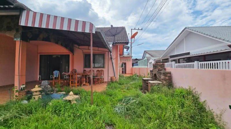 บ้านแฝด (เนื้อที่บ้านเดี่ยว) รวิพร เพลส หลังริม เนินพลับหวาน ทำเลดี สำหรับอยู่อาศัย หรือซื้อลงทุนรีโ, ชลบุรี, เนินพลับหวาน, หนองปรือ, บางละมุง, ชลบุรี, 120 ตร.ม., บ้านแฝด ขาย, โดย คุณณิชชา (ณิชชา), 500640636 - DDproperty.com