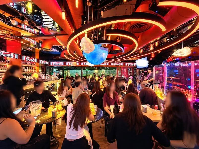 Rooftop Bar For Takeover in Silom | BTS Walking Distance, Bangkok, BTS Saladaeng, Silom, Bang Rak, Bangkok, , 339 sqm, Retail Space For Rent, by Chutinun Mungmai, 500640717 - DDproperty.com