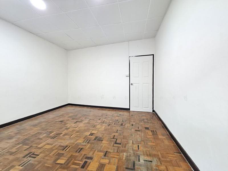 New Renovated TownHome opposite to CENTRAL Sri Racha, Chon Buri (Pattaya), สุขุมวิท, Si Racha, Chon Buri (Pattaya), 2 Bedrooms, 150 sqm, Townhouse For Sale, by เริงชัย หัตถเฟื่องฟู, 500640727 - DDproperty.com
